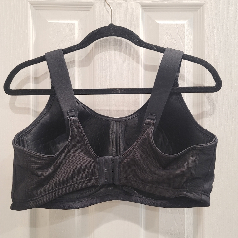 Sz 40DD Black Livi Active Molded Underwire Sports Bra - Picture 2 of 6